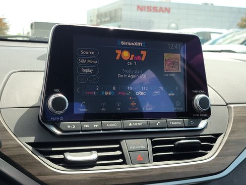 Used 2025 Nissan Altima 2.5 SV FWD image 26