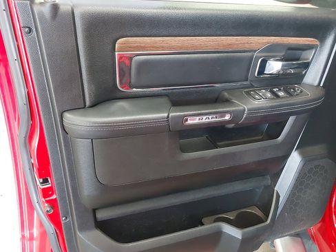 Used 2017 RAM 1500 Laramie image 24