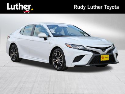 Used 2020 Toyota Camry SE w/ Cold Weather Package