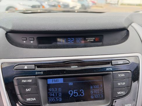 Used 2016 Hyundai Elantra SE image 11