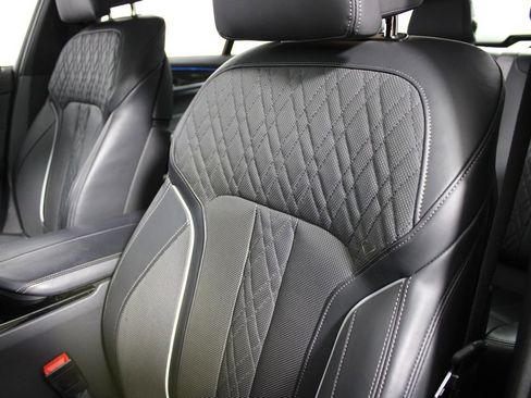 Used 2023 BMW 530e w/ M Sport Package image 13