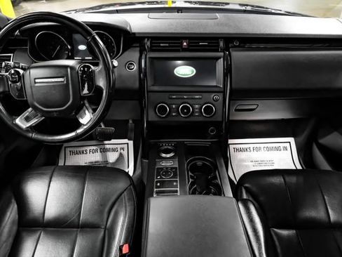 Used 2019 Land Rover Discovery SE image 20