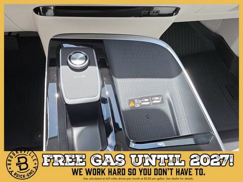 New 2027 Buick Enclave Avenir w/ LPO, Floor Liner Package FWD image 24