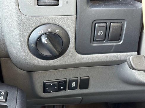 Used 2020 Nissan NV 3500 SL image 26