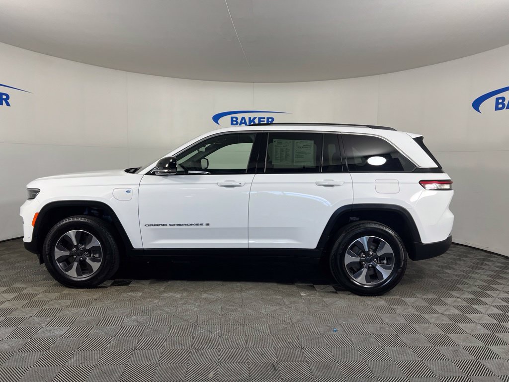 Used 2022 Jeep Grand Cherokee Limited 4xe w/ Luxury Tech Group II AWD/4WD image 2