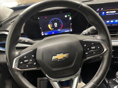 Used 2024 Chevrolet Trax LT w/ Driver Confidence Package FWD image 4