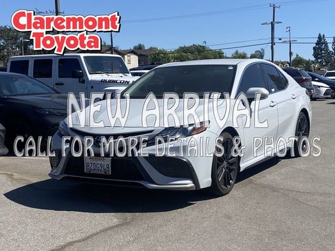 Certified 2022 Toyota Camry XSE FWD image 1