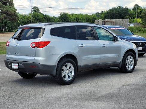 Used 2009 Chevrolet Traverse LT FWD image 4