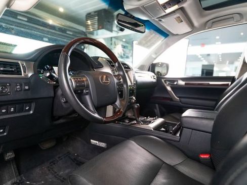 Used 2019 Lexus GX 460 Luxury AWD/4WD image 4