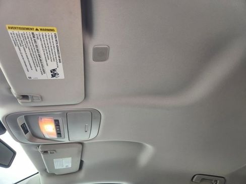 Used 2022 GMC Canyon AT4 image 24