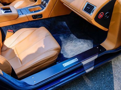 Used 2008 Aston Martin V8 Vantage Roadster RWD image 34