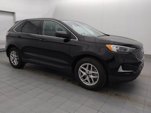Used 2024 Ford Edge SEL image 11