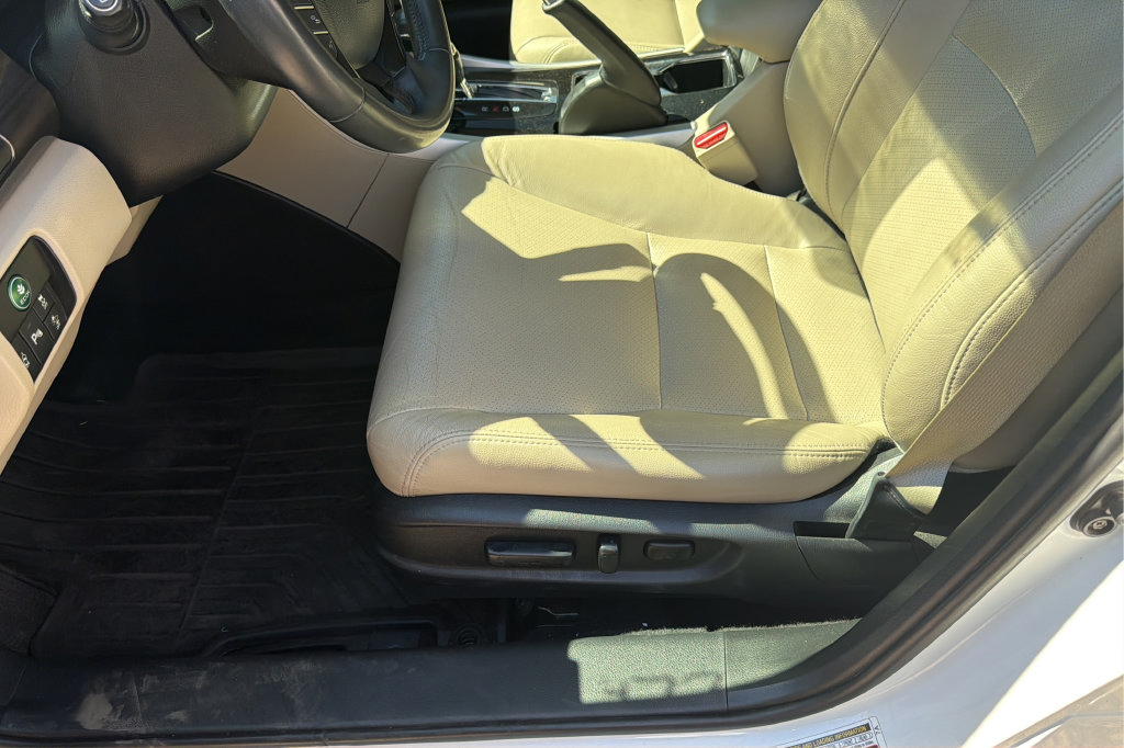 Used 2017 Honda Accord Touring image 20