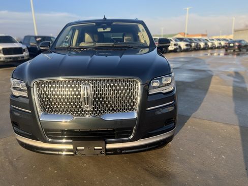 Used 2022 Lincoln Navigator L Reserve image 12