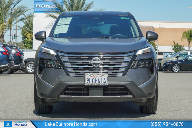 Used 2024 Nissan Rogue SV FWD image 3
