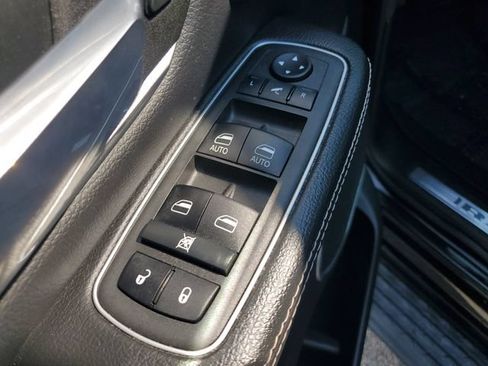 Certified 2022 RAM 1500 Laramie RWD image 24