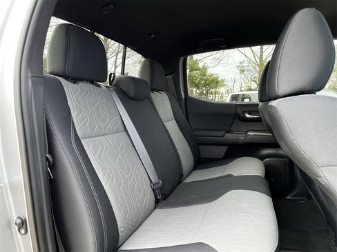 Used 2022 Toyota Tacoma TRD Sport image 26