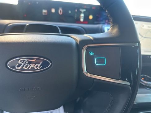 Used 2025 Ford Expedition Max Platinum w/ Driver's Package image 21