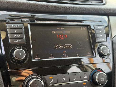 Used 2019 Nissan Rogue Sport S image 28