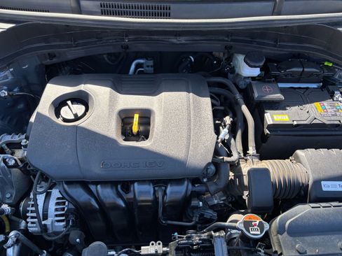 Used 2025 Kia Soul LX w/ LX Technology Package FWD image 30