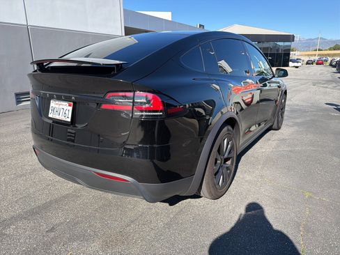Used 2023 Tesla Model X image 3