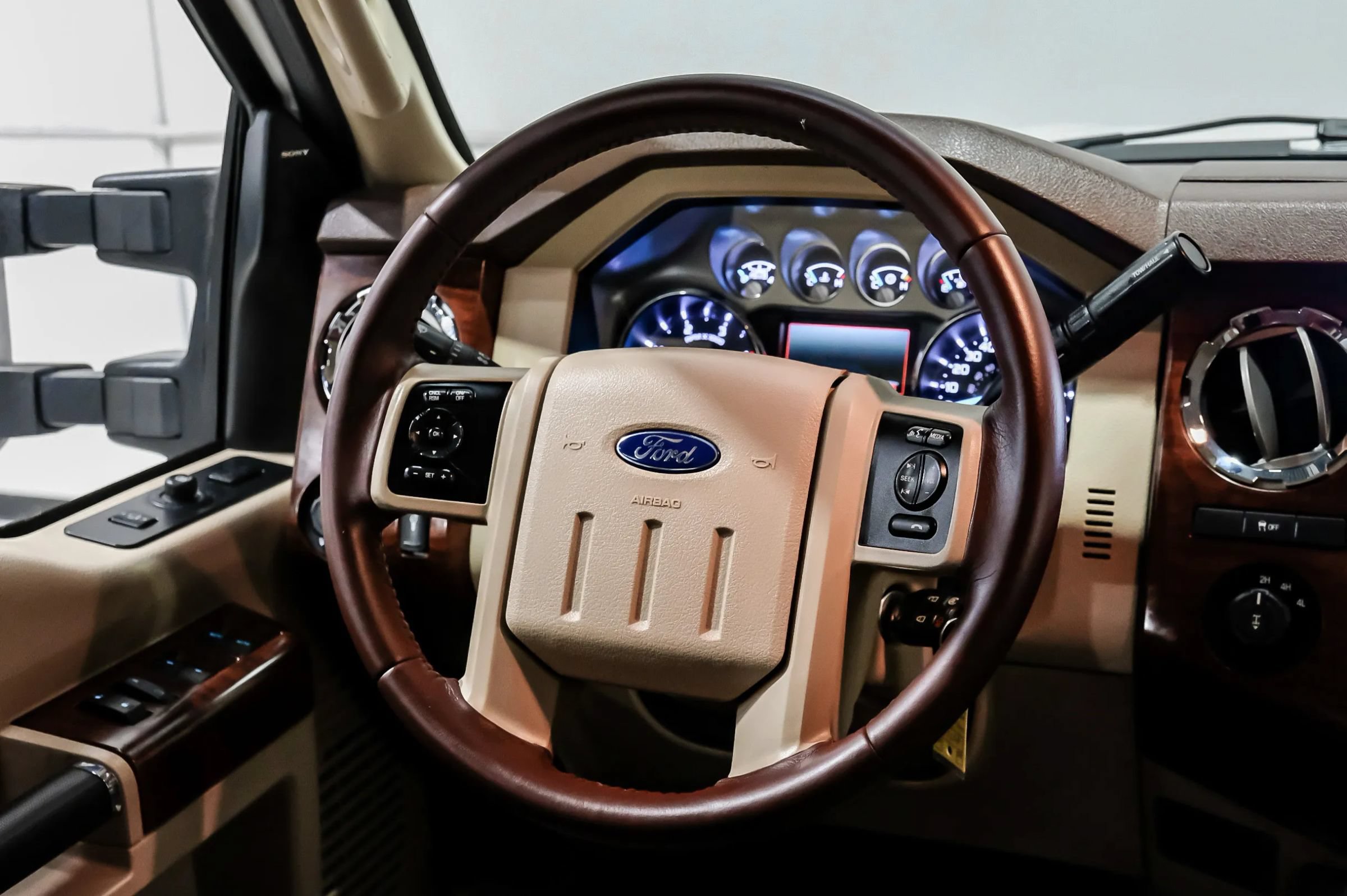 Used 2014 Ford F350 King Ranch AWD/4WD image 23