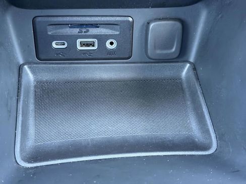 Certified 2024 GMC Terrain SLT image 28