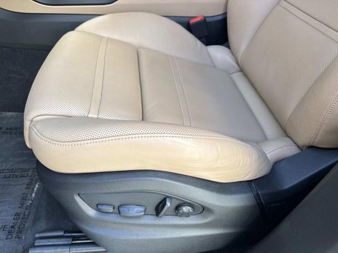 Certified 2024 Porsche Cayenne image 22