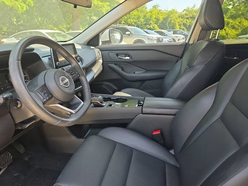 Used 2024 Nissan Rogue SV w/ SV Premium Package FWD image 11