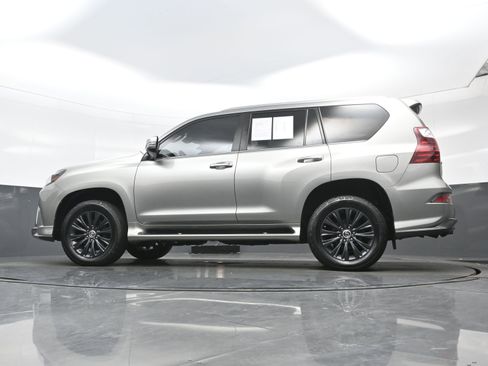 Used 2021 Lexus GX 460 Premium w/ Accessory Package AWD/4WD image 29