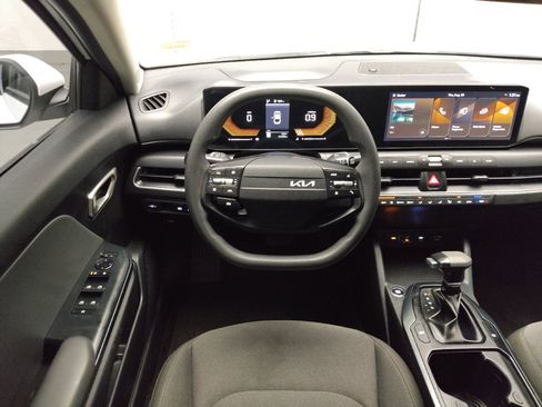 Used 2025 Kia K4 FWD image 22