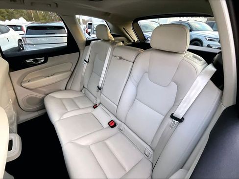 Certified 2024 Volvo XC60 B5 Core w/ Climate Package image 20
