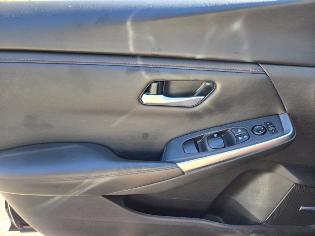 Used 2025 Nissan Sentra SR w/ SR Premium Package FWD image 35