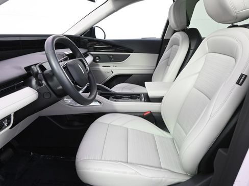 New 2026 Lincoln Nautilus Reserve AWD/4WD image 13