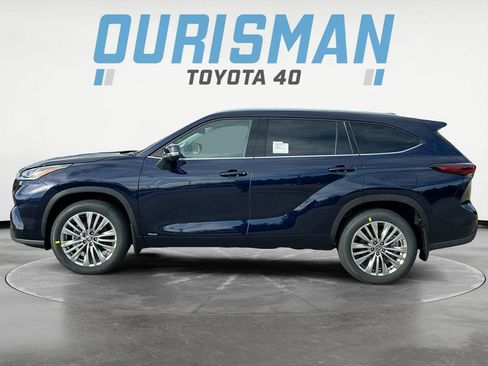 New 2026 Toyota Highlander Platinum image 4