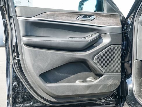 New 2026 Jeep Grand Cherokee Altitude image 21