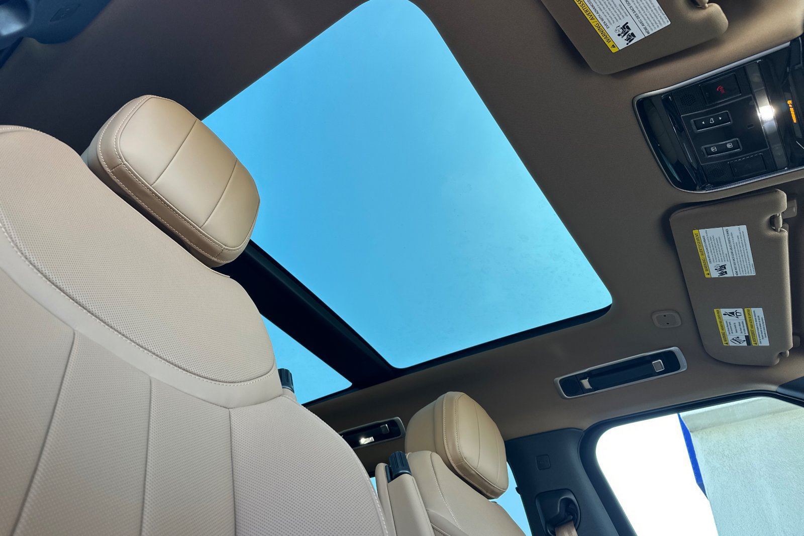 New 2026 Land Rover Range Rover SE AWD/4WD image 17