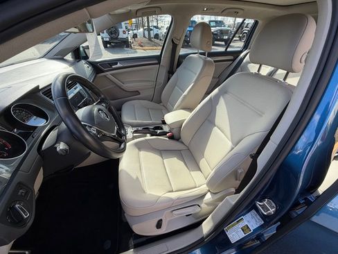 Used 2017 Volkswagen Golf Alltrack SE image 21