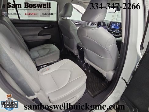 Used 2022 Toyota Highlander XLE FWD image 34