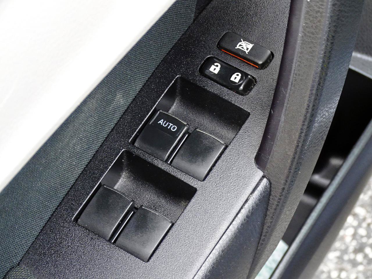 Used 2019 Toyota Corolla LE FWD image 16