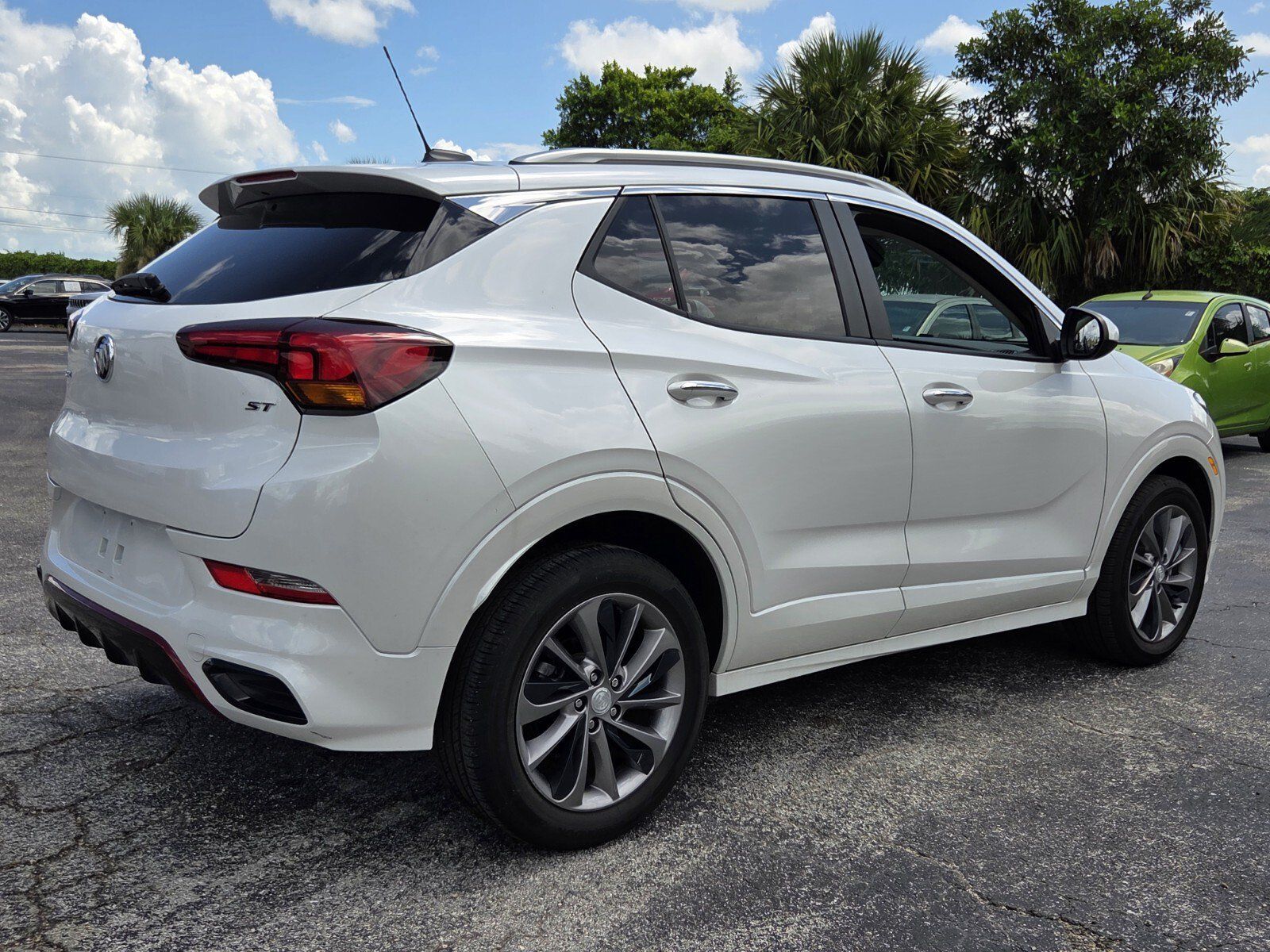 Used 2022 Buick Encore GX Select w/ Sport Touring Package FWD image 5