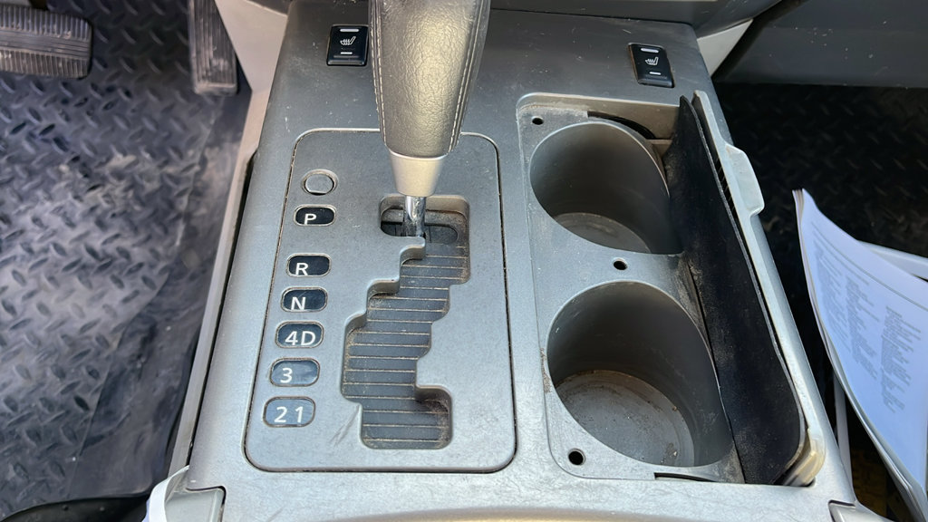 Used 2004 Nissan Titan LE w/ (NAV) Nissan Navigation Pkg AWD/4WD image 14