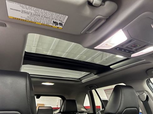 Used 2023 Toyota RAV4 Limited image 25