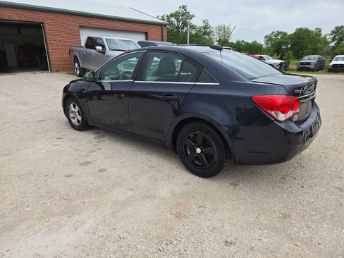 Used 2016 Chevrolet Cruze LT w/ Technology Package FWD image 6