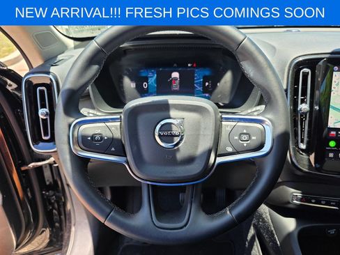 Used 2026 Volvo XC40 B5 Plus AWD/4WD image 11