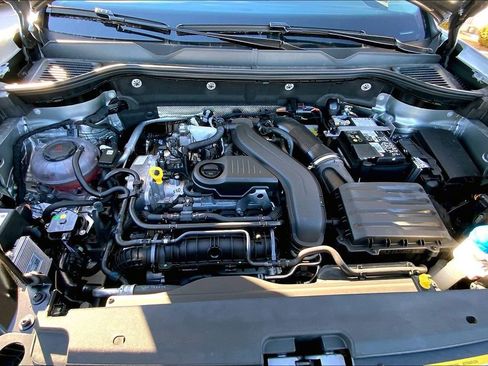 New 2026 Volkswagen Taos SEL image 12