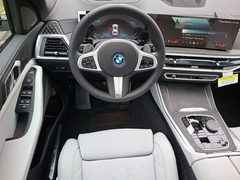 New 2026 BMW X5 xDrive50e w/ M Sport Package image 10