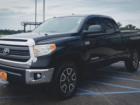 Used 2014 Toyota Tundra SR5 w/ TRD Off Road Package AWD/4WD image 6