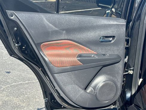 Used 2018 Nissan Kicks SR w/ Exterior Package image 22