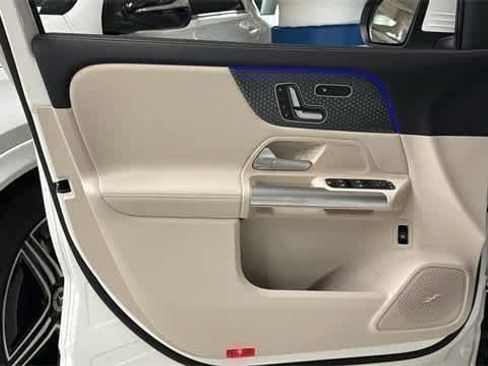 Used 2025 Mercedes-Benz GLA 250 4MATIC image 12